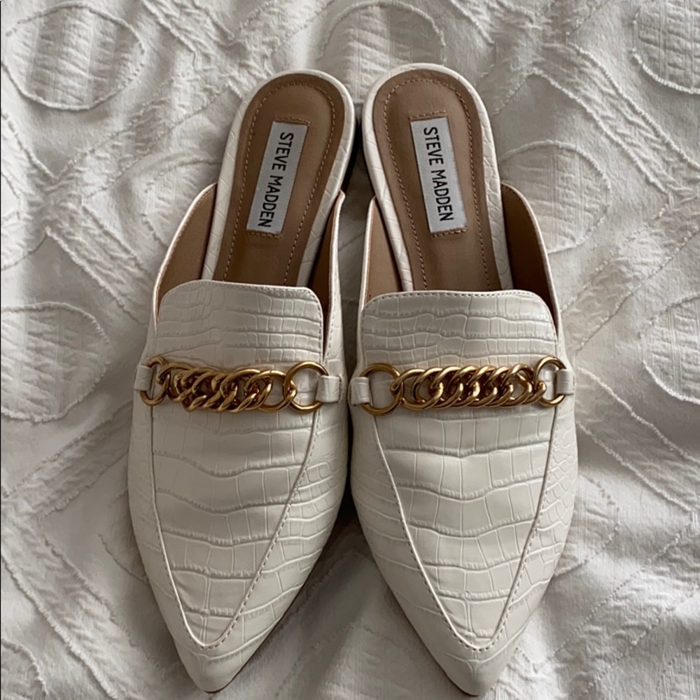 Steve Madden White chain Mules